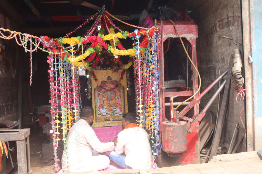मनाइयो वास्तु दिवस, गरियो विश्वकर्मा पूजा